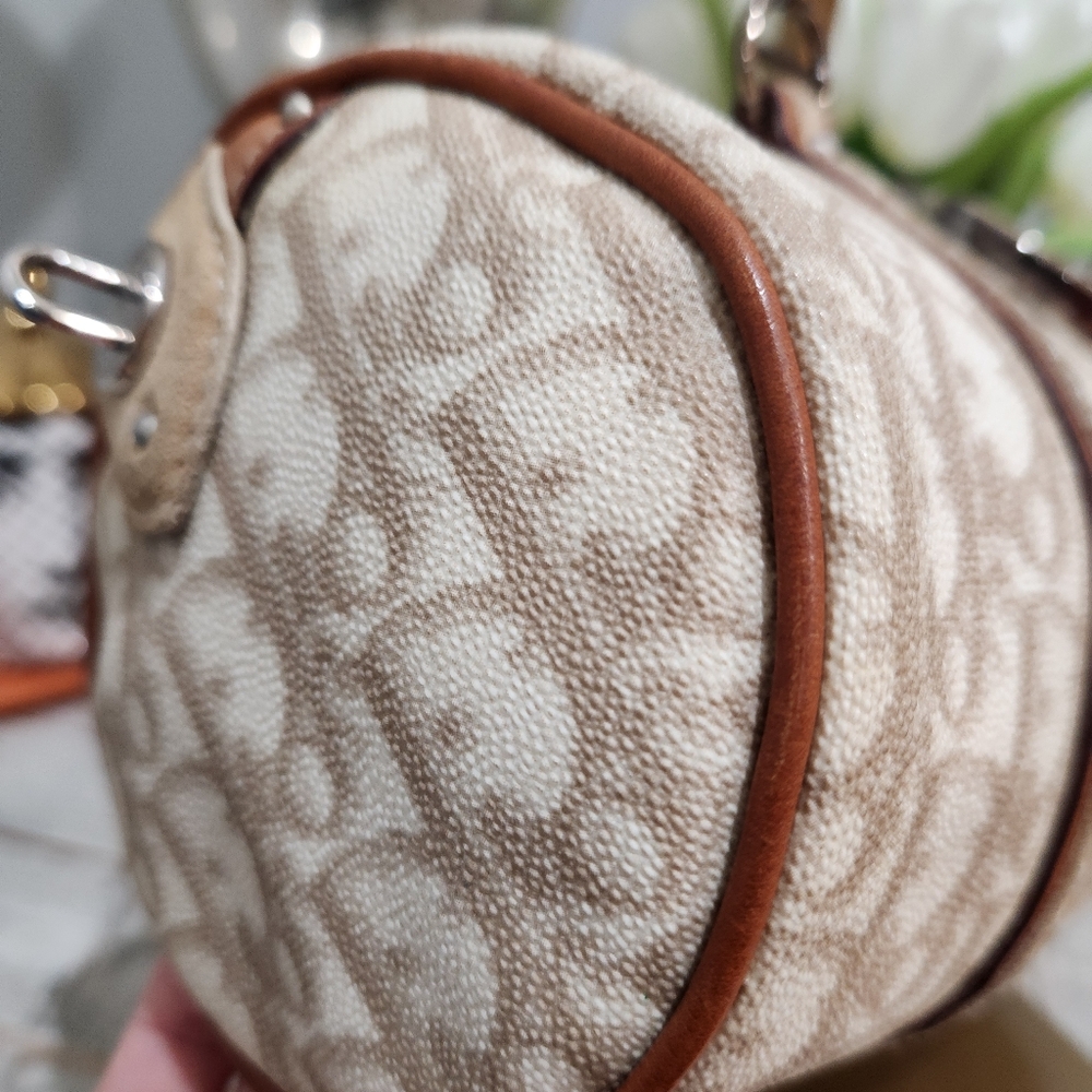 Christian Dior Romantique Cream and Tan Mini Papillon Bag - Picture 4 of 16